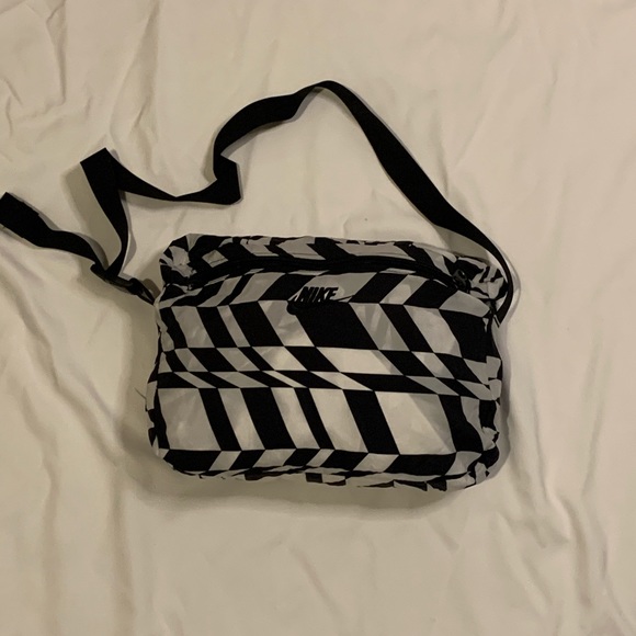 Nike pull over - Picture 4 of 4